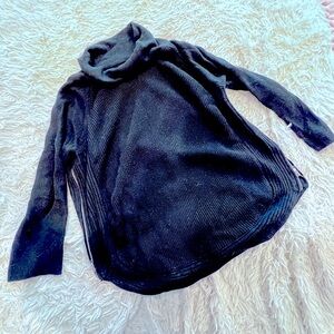 FATE. Mock neck Side Zipper Oversized Sweater. Size Large